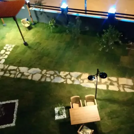 Mali Garden Side